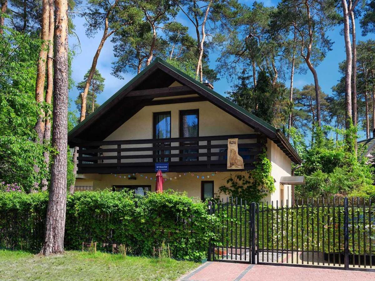 Dom Kotik W Lukecinie Vila Exterior foto